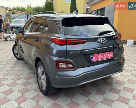 Серый Хендай Kona, объемом двигателя 0 л и пробегом 65 тыс. км за 16399 $, фото 62 на Automoto.ua