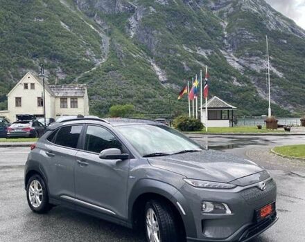 Серый Хендай Kona, объемом двигателя 0 л и пробегом 107 тыс. км за 16600 $, фото 7 на Automoto.ua