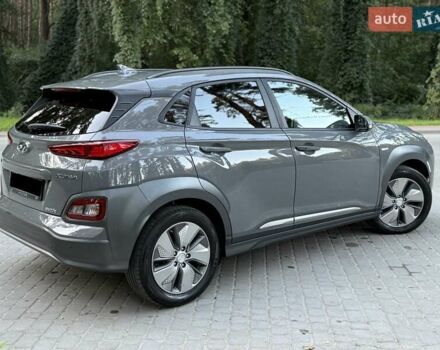 Серый Хендай Kona, объемом двигателя 0 л и пробегом 96 тыс. км за 17200 $, фото 11 на Automoto.ua