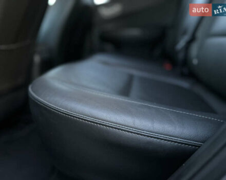 Серый Хендай Kona, объемом двигателя 0 л и пробегом 126 тыс. км за 17300 $, фото 61 на Automoto.ua