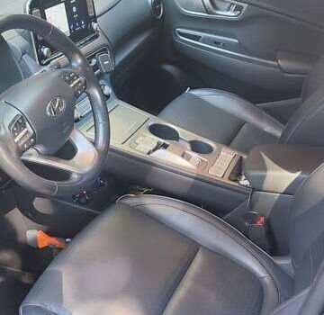Серый Хендай Kona, объемом двигателя 0 л и пробегом 105 тыс. км за 17999 $, фото 15 на Automoto.ua