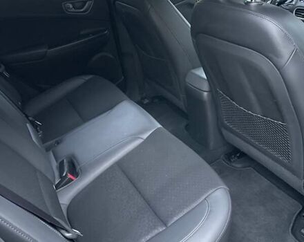 Серый Хендай Kona, объемом двигателя 0 л и пробегом 44 тыс. км за 17400 $, фото 7 на Automoto.ua