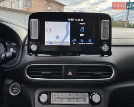 Сірий Хендай Kona, об'ємом двигуна 0 л та пробігом 71 тис. км за 17700 $, фото 47 на Automoto.ua