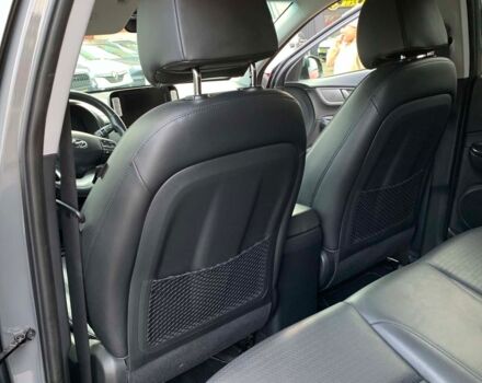 Серый Хендай Kona, объемом двигателя 64 л и пробегом 119 тыс. км за 17900 $, фото 16 на Automoto.ua