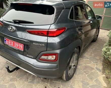 Серый Хендай Kona, объемом двигателя 0 л и пробегом 80 тыс. км за 18900 $, фото 5 на Automoto.ua