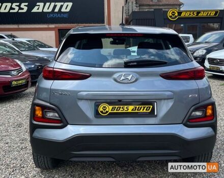 Серый Хендай Kona, объемом двигателя 2 л и пробегом 106 тыс. км за 17600 $, фото 4 на Automoto.ua