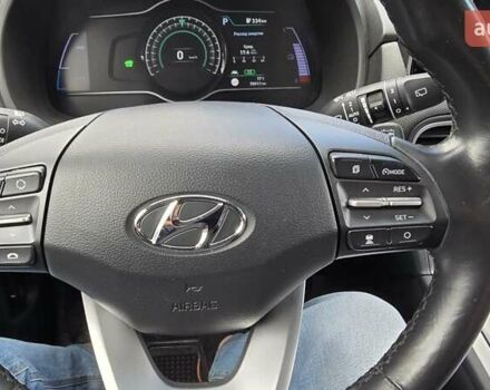 Серый Хендай Kona, объемом двигателя 0 л и пробегом 78 тыс. км за 17500 $, фото 6 на Automoto.ua