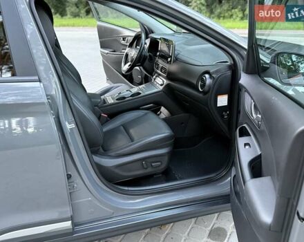 Серый Хендай Kona, объемом двигателя 0 л и пробегом 96 тыс. км за 17200 $, фото 60 на Automoto.ua