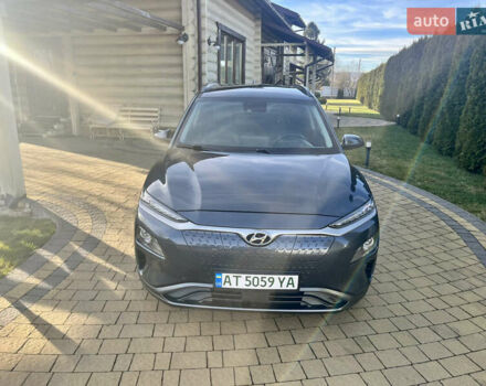 Серый Хендай Kona, объемом двигателя 0 л и пробегом 95 тыс. км за 17500 $, фото 3 на Automoto.ua