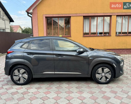 Серый Хендай Kona, объемом двигателя 0 л и пробегом 65 тыс. км за 16399 $, фото 4 на Automoto.ua