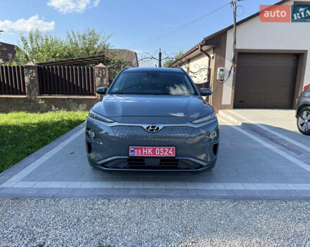Серый Хендай Kona, объемом двигателя 0 л и пробегом 111 тыс. км за 17778 $, фото 1 на Automoto.ua