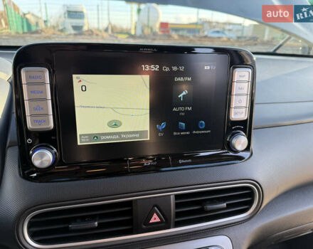 Сірий Хендай Kona, об'ємом двигуна 0 л та пробігом 39 тис. км за 17900 $, фото 17 на Automoto.ua