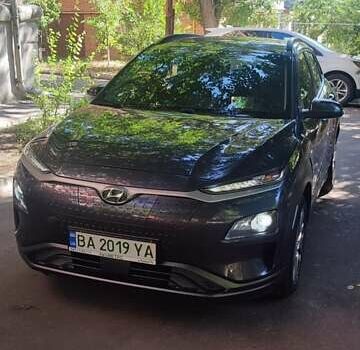 Серый Хендай Kona, объемом двигателя 0 л и пробегом 105 тыс. км за 17999 $, фото 7 на Automoto.ua