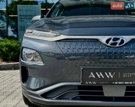 Серый Хендай Kona, объемом двигателя 0 л и пробегом 137 тыс. км за 16700 $, фото 2 на Automoto.ua