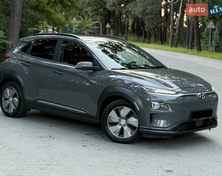 Серый Хендай Kona, объемом двигателя 0 л и пробегом 96 тыс. км за 17200 $, фото 6 на Automoto.ua