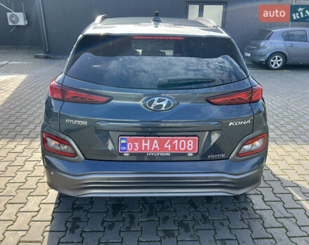 Серый Хендай Kona, объемом двигателя 0 л и пробегом 96 тыс. км за 17300 $, фото 4 на Automoto.ua