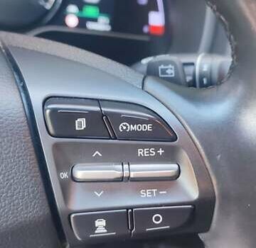 Серый Хендай Kona, объемом двигателя 0 л и пробегом 105 тыс. км за 17999 $, фото 20 на Automoto.ua