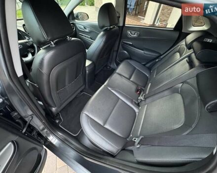 Сірий Хендай Kona, об'ємом двигуна 0 л та пробігом 71 тис. км за 17700 $, фото 53 на Automoto.ua