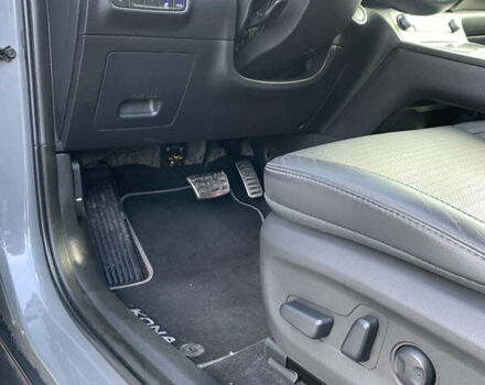 Сірий Хендай Kona, об'ємом двигуна 0 л та пробігом 82 тис. км за 16900 $, фото 7 на Automoto.ua