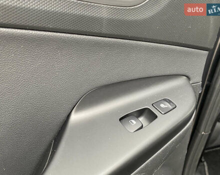 Сірий Хендай Kona, об'ємом двигуна 0 л та пробігом 115 тис. км за 18700 $, фото 25 на Automoto.ua