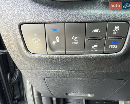 Серый Хендай Kona, объемом двигателя 0 л и пробегом 96 тыс. км за 17300 $, фото 26 на Automoto.ua