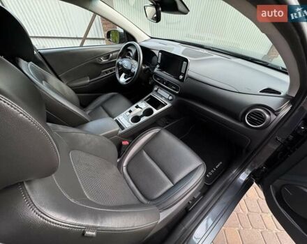 Сірий Хендай Kona, об'ємом двигуна 0 л та пробігом 71 тис. км за 17700 $, фото 68 на Automoto.ua