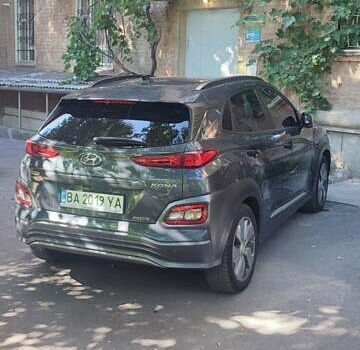 Серый Хендай Kona, объемом двигателя 0 л и пробегом 105 тыс. км за 17999 $, фото 12 на Automoto.ua