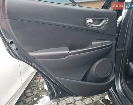 Серый Хендай Kona, объемом двигателя 0 л и пробегом 151 тыс. км за 16399 $, фото 30 на Automoto.ua