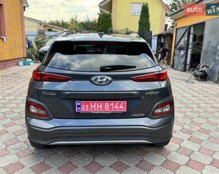 Серый Хендай Kona, объемом двигателя 0 л и пробегом 65 тыс. км за 16399 $, фото 6 на Automoto.ua