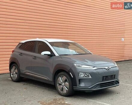 Серый Хендай Kona, объемом двигателя 0 л и пробегом 54 тыс. км за 17500 $, фото 3 на Automoto.ua