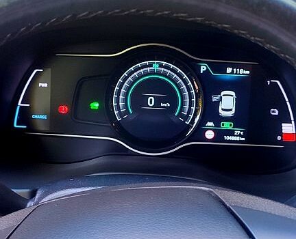 Серый Хендай Kona, объемом двигателя 0 л и пробегом 105 тыс. км за 17999 $, фото 3 на Automoto.ua