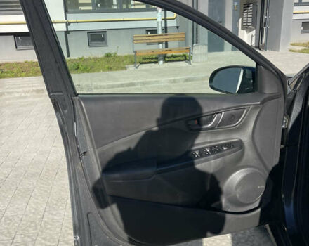Серый Хендай Kona, объемом двигателя 2 л и пробегом 93 тыс. км за 15900 $, фото 34 на Automoto.ua