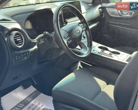 Серый Хендай Kona, объемом двигателя 0 л и пробегом 137 тыс. км за 16700 $, фото 32 на Automoto.ua