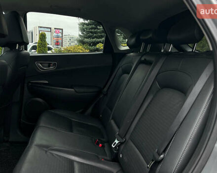 Серый Хендай Kona, объемом двигателя 0 л и пробегом 164 тыс. км за 16999 $, фото 20 на Automoto.ua