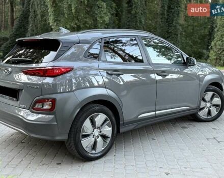 Серый Хендай Kona, объемом двигателя 0 л и пробегом 96 тыс. км за 17200 $, фото 12 на Automoto.ua