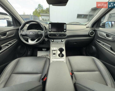 Серый Хендай Kona, объемом двигателя 0 л и пробегом 79 тыс. км за 17200 $, фото 12 на Automoto.ua