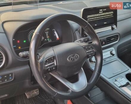 Серый Хендай Kona, объемом двигателя 0 л и пробегом 151 тыс. км за 16399 $, фото 14 на Automoto.ua