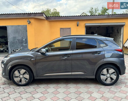 Серый Хендай Kona, объемом двигателя 0 л и пробегом 65 тыс. км за 16399 $, фото 8 на Automoto.ua