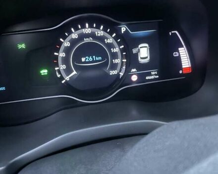 Серый Хендай Kona, объемом двигателя 0 л и пробегом 44 тыс. км за 17400 $, фото 8 на Automoto.ua