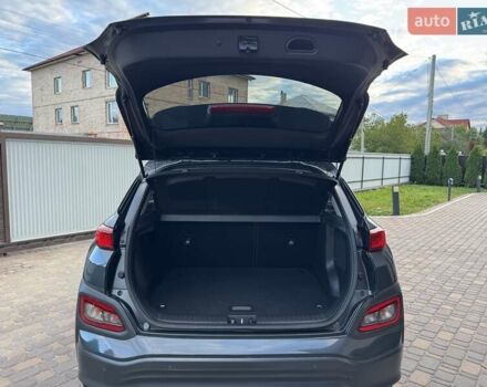 Сірий Хендай Kona, об'ємом двигуна 0 л та пробігом 71 тис. км за 17700 $, фото 71 на Automoto.ua