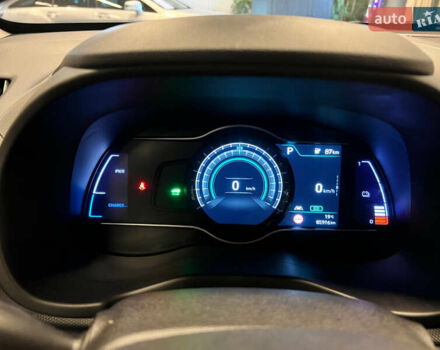 Серый Хендай Kona, объемом двигателя 0 л и пробегом 85 тыс. км за 14450 $, фото 16 на Automoto.ua