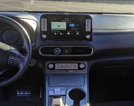 Сірий Хендай Kona, об'ємом двигуна 0 л та пробігом 71 тис. км за 17500 $, фото 4 на Automoto.ua