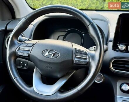 Сірий Хендай Kona, об'ємом двигуна 0 л та пробігом 36 тис. км за 16400 $, фото 36 на Automoto.ua