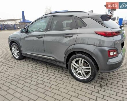 Сірий Хендай Kona, об'ємом двигуна 0 л та пробігом 55 тис. км за 14999 $, фото 6 на Automoto.ua