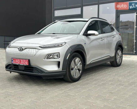 Серый Хендай Kona, объемом двигателя 0 л и пробегом 62 тыс. км за 18900 $, фото 17 на Automoto.ua