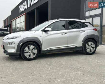 Серый Хендай Kona, объемом двигателя 0 л и пробегом 62 тыс. км за 18900 $, фото 15 на Automoto.ua