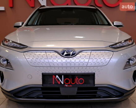 Серый Хендай Kona, объемом двигателя 0 л и пробегом 88 тыс. км за 20300 $, фото 1 на Automoto.ua