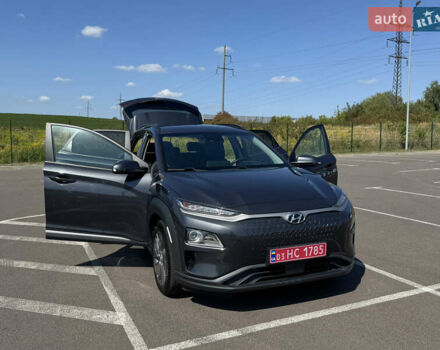 Серый Хендай Kona, объемом двигателя 0 л и пробегом 71 тыс. км за 16999 $, фото 19 на Automoto.ua