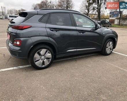 Сірий Хендай Kona, об'ємом двигуна 0 л та пробігом 70 тис. км за 17950 $, фото 2 на Automoto.ua