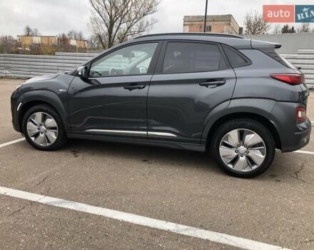 Сірий Хендай Kona, об'ємом двигуна 0 л та пробігом 70 тис. км за 17950 $, фото 7 на Automoto.ua